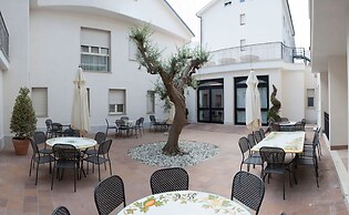 Hotel Fini