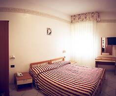 Hotel Fini