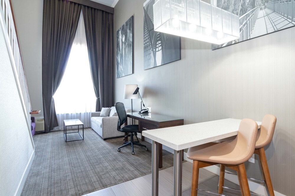 Sandman Hotel & Suites Calgary South