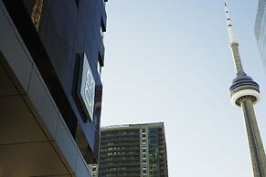 Le Germain Hotel Maple Leaf Square