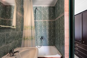 Dionysos Hotel