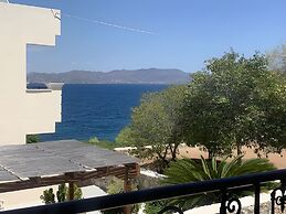 Dionysos Hotel