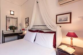 Dionysos Hotel