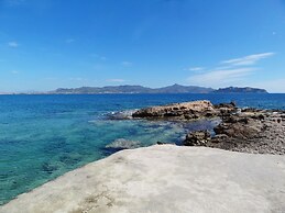 Dionysos Hotel