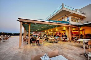 Kiani Beach Resort Family