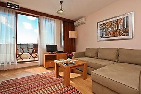 Three Apples Suites and Hotel