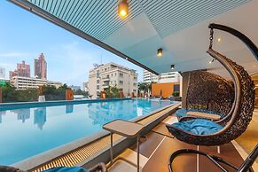 Golden Tulip Mandison Suites