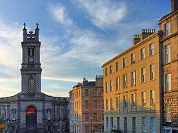 St Stephen Street Apartment