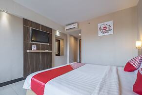 OYO 1081 Allson City Hotel Makassar