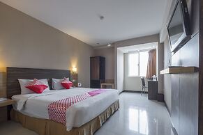 OYO 1081 Allson City Hotel Makassar