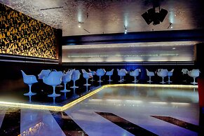 Crescent Spa And Resorts Indore