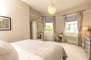 Luxury Apartments - Queen Circus