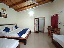 Crystal LakeView Homestay
