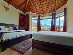 Crystal LakeView Homestay