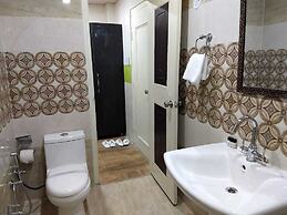 Crystal LakeView Homestay