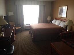 Foxwood Inn & Suites