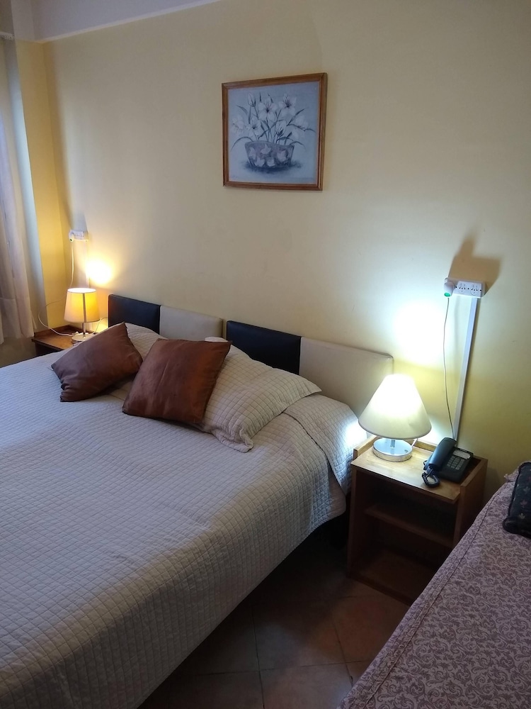 Hotel Tango Facultad