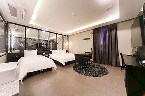 Le Idea Hotel