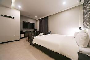 Le Idea Hotel