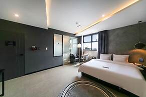 Le Idea Hotel