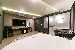 Le Idea Hotel
