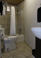 Maple Leaf Motel & RV Resort