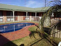 Regency Court Motel