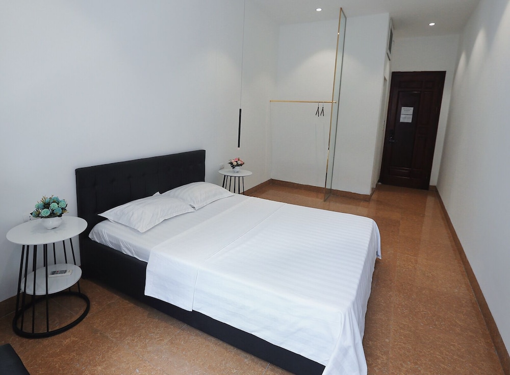 BH Riverside Hotel