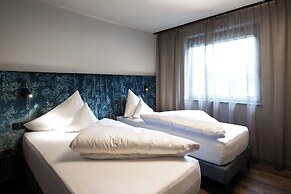 Apart Sailers