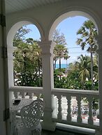 Island Patong Beachfront Apartments