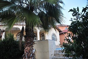 Mustakil Villa