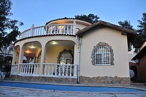 Mustakil Villa