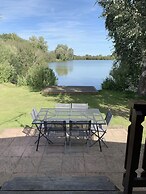 Woodlakes Park