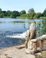 Woodlakes Park