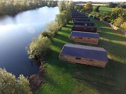 Woodlakes Park