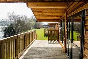 Woodlakes Park