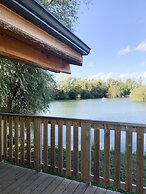 Woodlakes Park