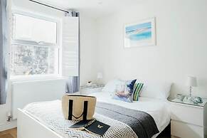 10 Fernlea Court