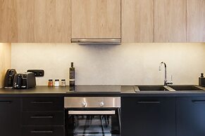 UPSTREET Modern Minimalist 3BD Apt-Hilton