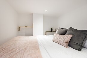 Queensway 1