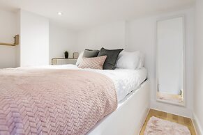 Queensway 1