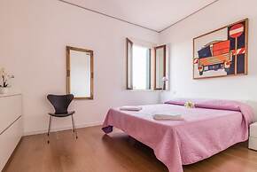 Carmini Canal View and Balcony with Lift