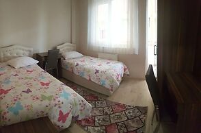 Lale Apart