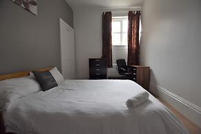 Argyle Apartments