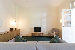 Tripas-Coração, Breiner Apartments