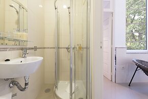 Tripas-Coração, Breiner Apartments