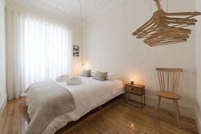 Tripas-Coração, Breiner Apartments