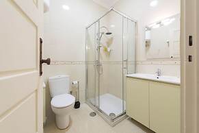 Tripas-Coração, Breiner Apartments