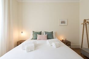 Tripas-Coração, Breiner Apartments