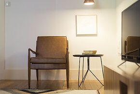 Tripas-Coração, Breiner Apartments